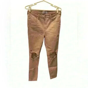 FREE PEOPLE RIPPED KNEE SKINNY JEAN